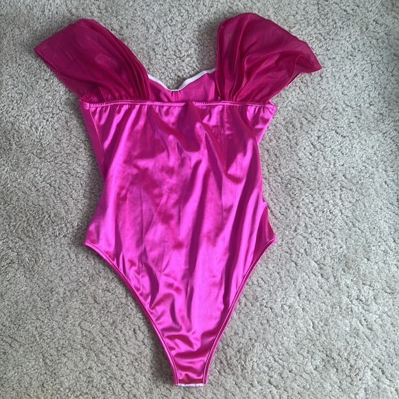 Barbie Pink Bodysuit - L - Picture 4 of 4